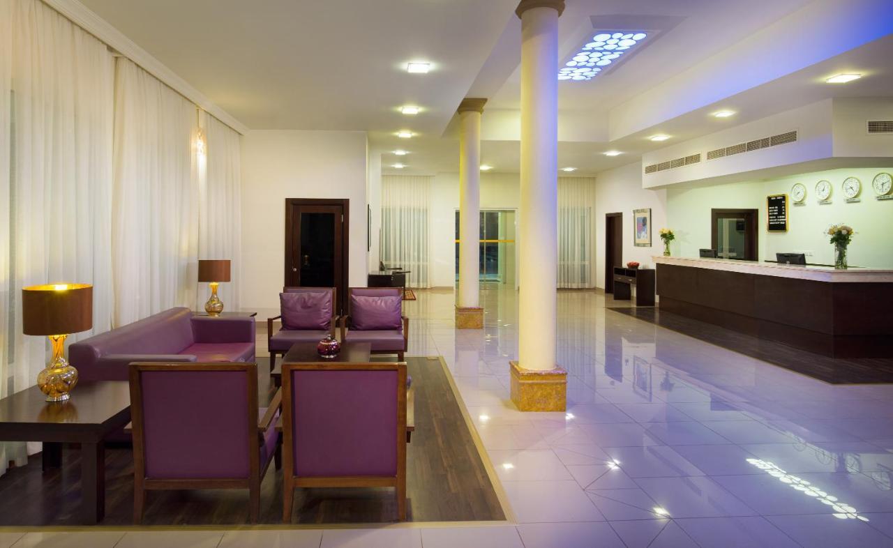 City Hotel Дукм Екстер'єр фото