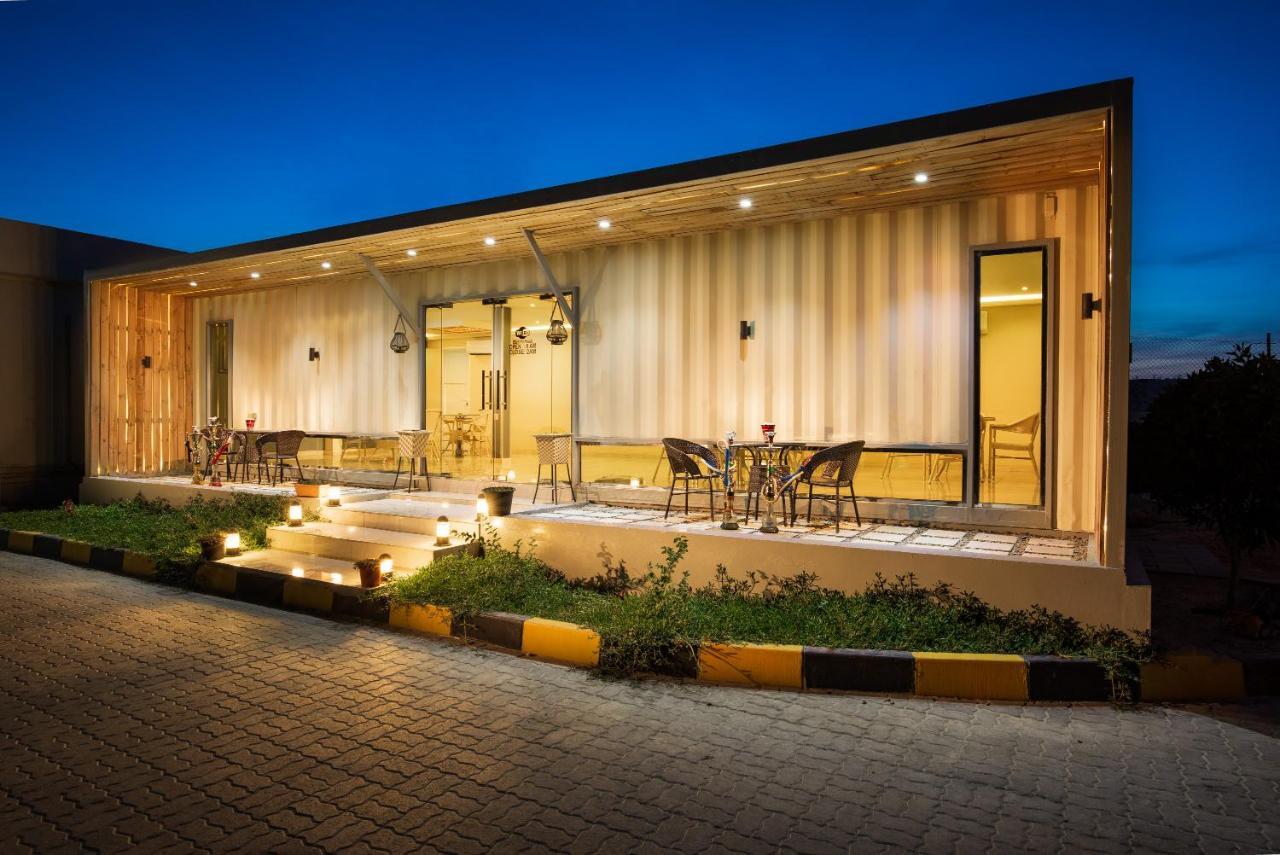City Hotel Дукм Екстер'єр фото