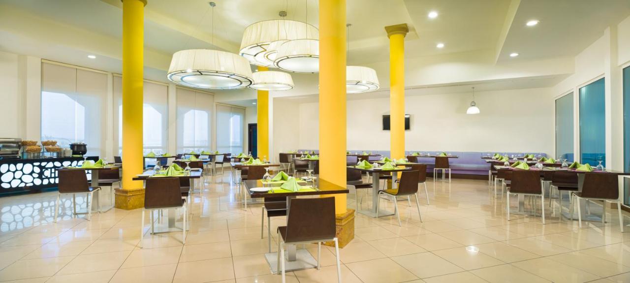 City Hotel Дукм Екстер'єр фото