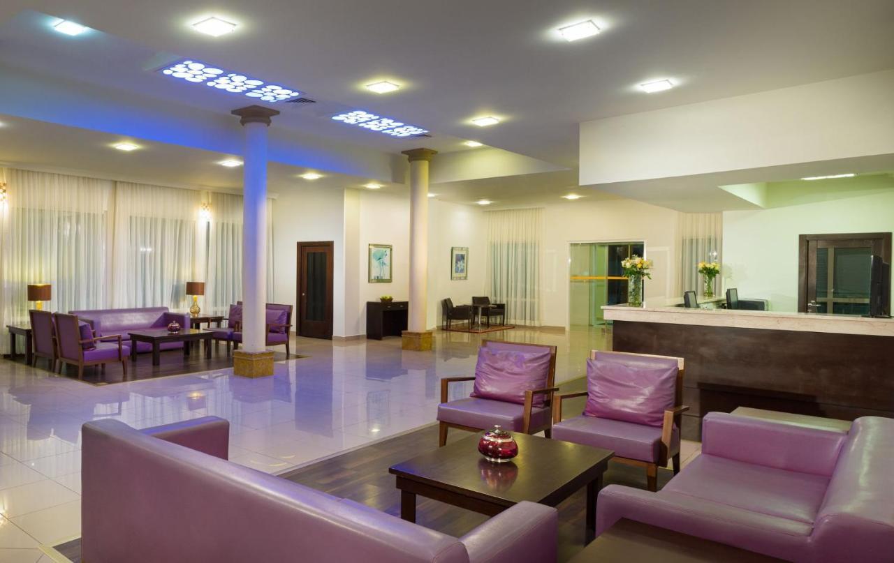 City Hotel Дукм Екстер'єр фото